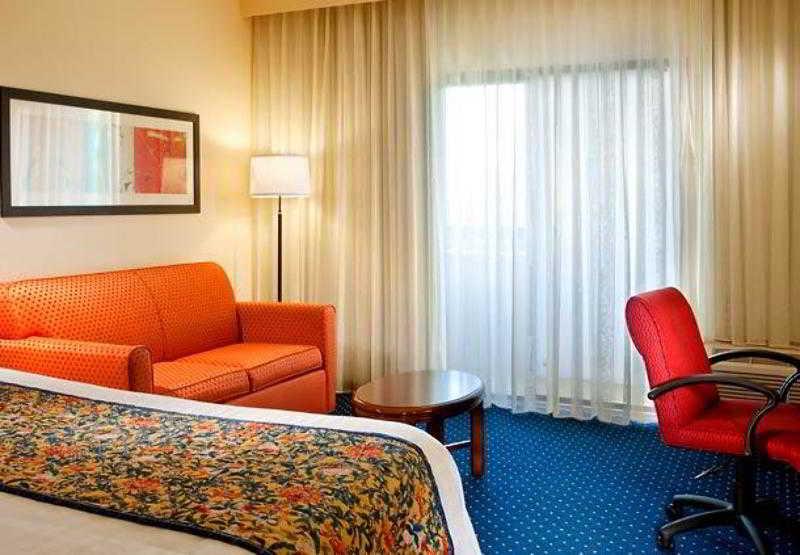 Courtyard By Marriott Dallas Northwest Δωμάτιο φωτογραφία